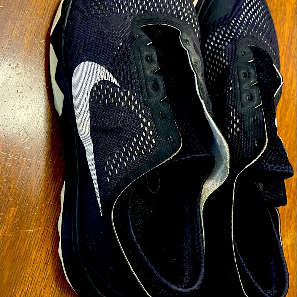 Golf Shoe / NIKE